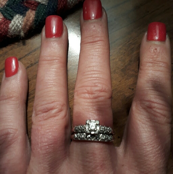 Diamond ring - Picture 2 of 2